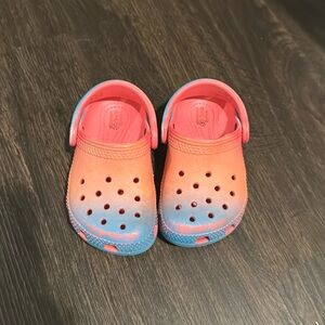 Toddler Crocs size 6 multi color orange, blue and pink